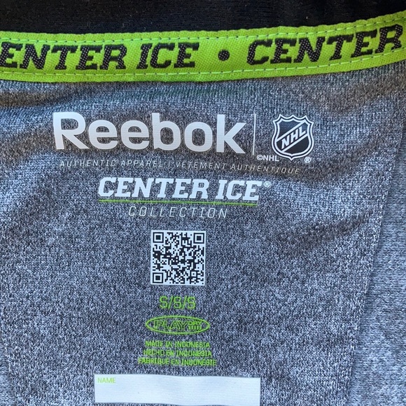 Reebok Boston Bruins zip up hoodie. - Picture 4 of 7